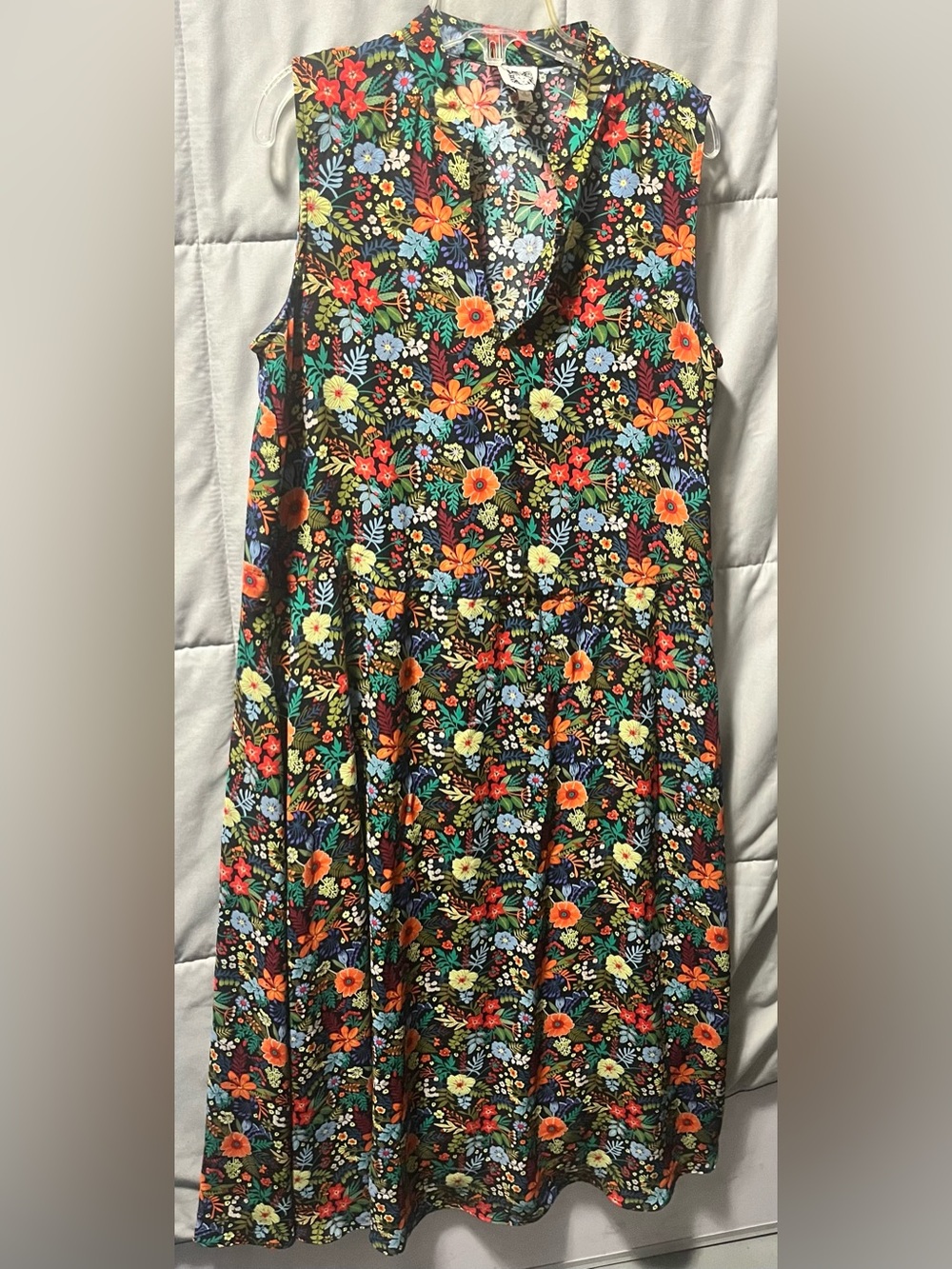 Anne Klein Size 4 Summer Floral Dress Silky